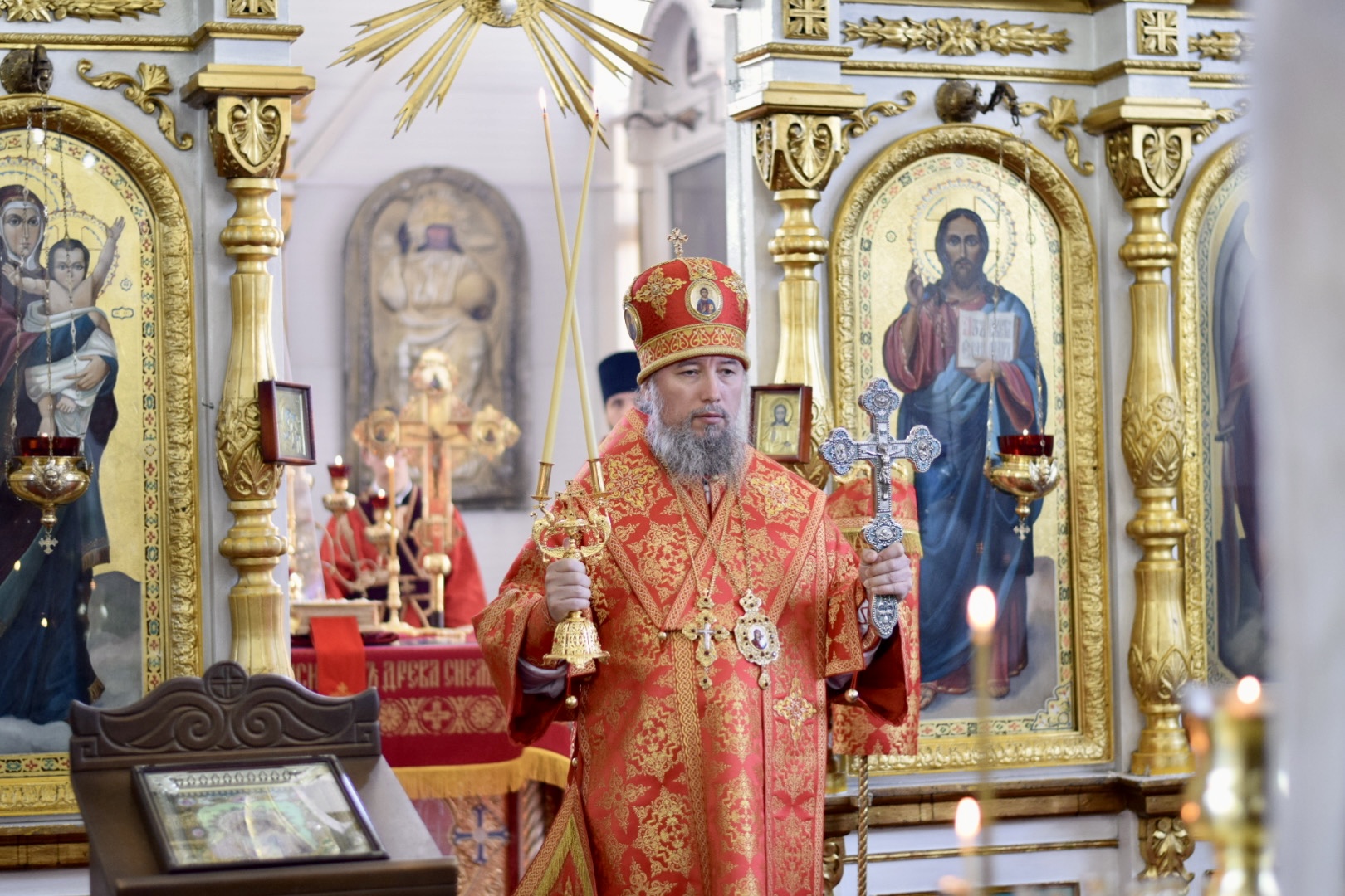 епископ Армавирский и Лабинский Василий совершил Божественную литургию в Свято-Троицком соборе города Армавира