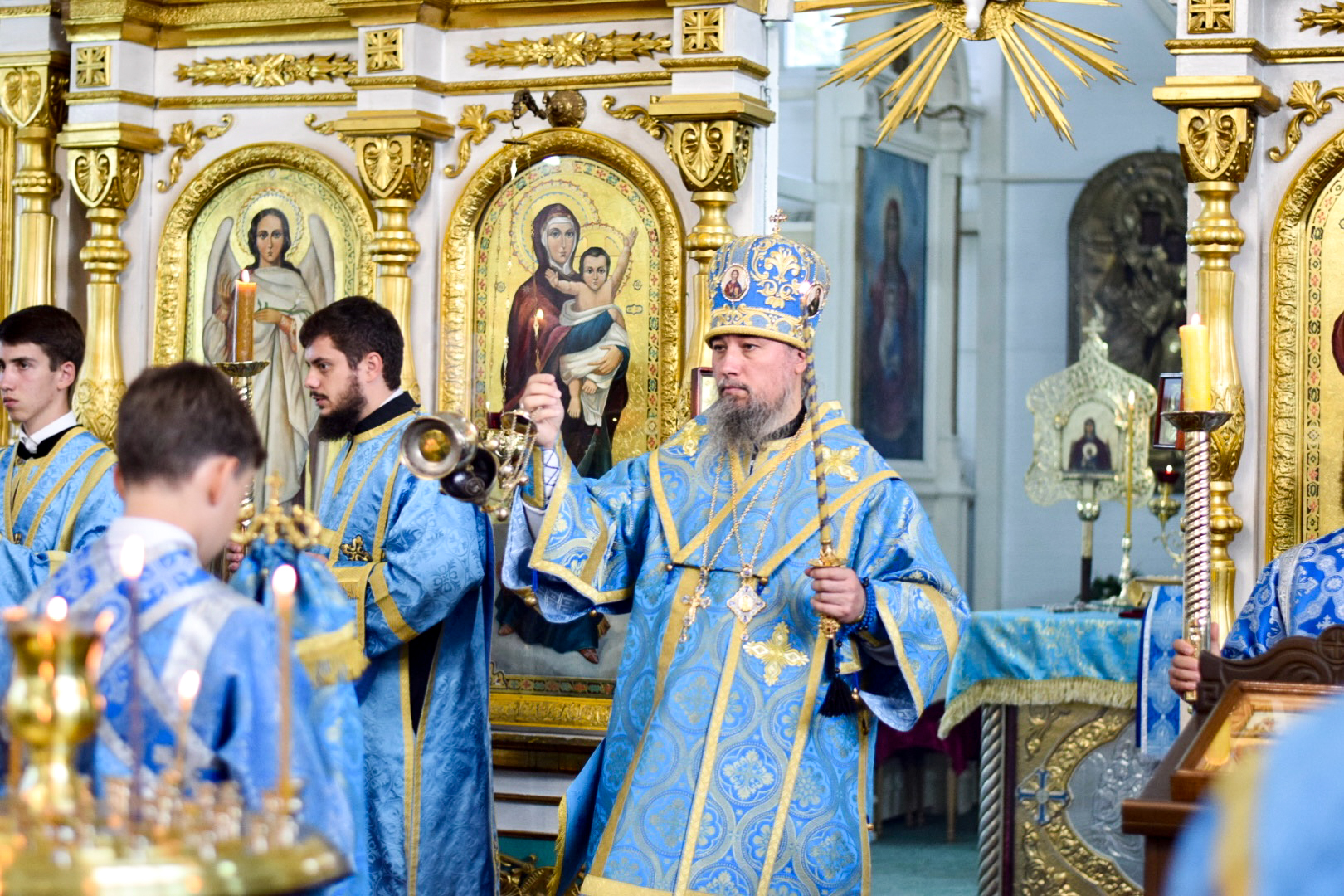 В канун Недели 15-й по Пятидесятнице епископ Василий совершил всенощное бдение в Свято-Троицком соборе